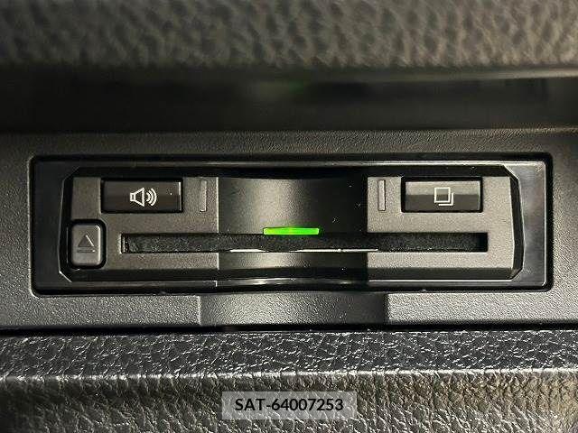 Toyota ESQUIRE 2016-08 331891-6