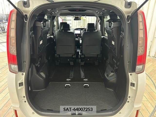 Toyota ESQUIRE 2016-08 331891-10