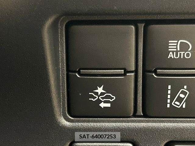 Toyota ESQUIRE 2016-08 331891-5