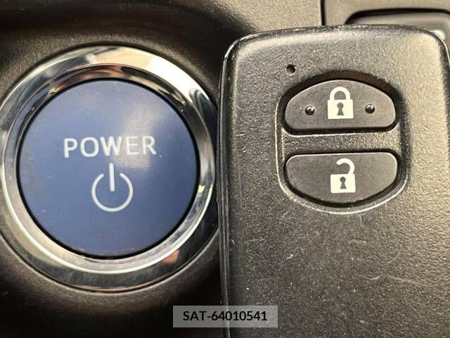 Toyota AQUA 2013-09 313986-7
