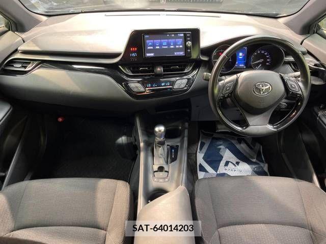 Toyota C-HR 2017-03 378112-1