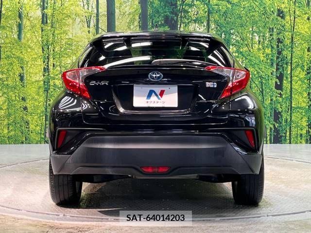 Toyota C-HR 2017-03 378112-13