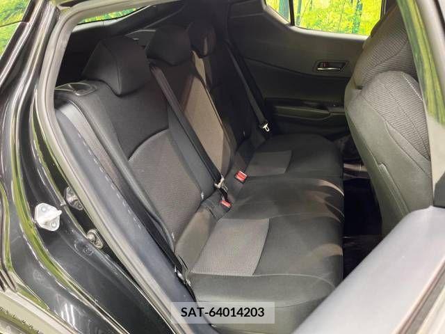 Toyota C-HR 2017-03 378112-7
