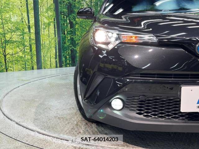 Toyota C-HR 2017-03 378112-10