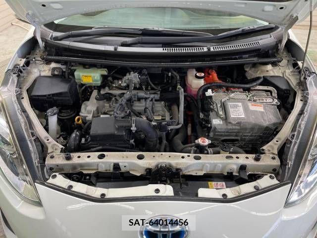 Toyota AQUA 2018-04 314364-18