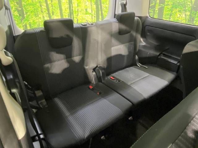 Toyota VOXY 2016-06 183229-11