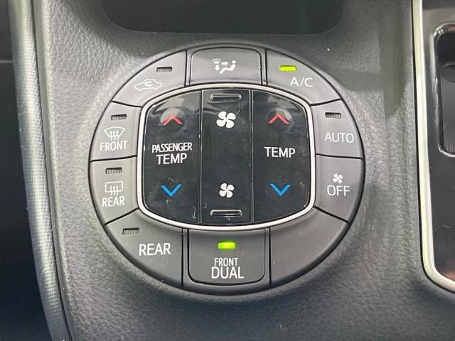Toyota VOXY 2016-06 183229-7