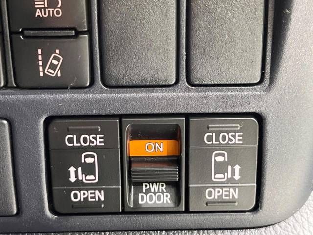 Toyota VOXY 2016-06 183229-6