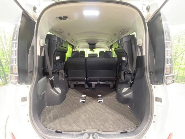 Toyota VOXY 2016-06 183229-12