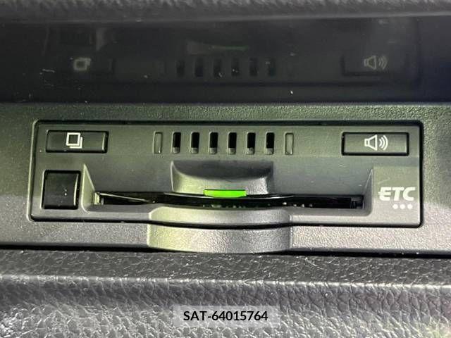 Toyota VOXY 2020-06 343663-7