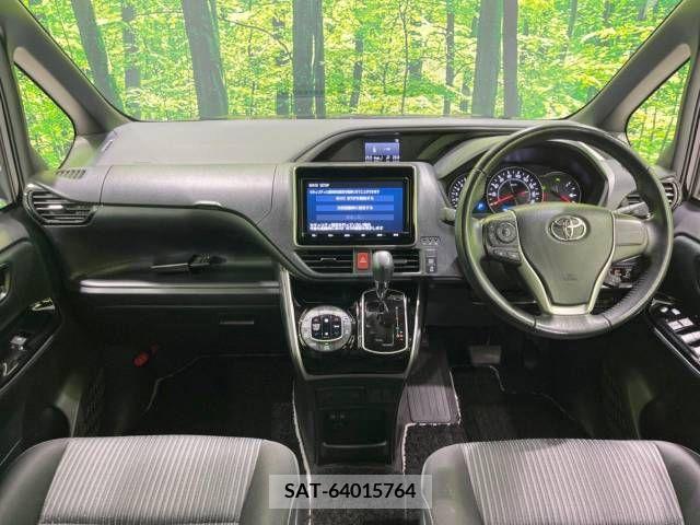 Toyota VOXY 2020-06 343663-1