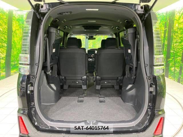 Toyota VOXY 2020-06 343663-11