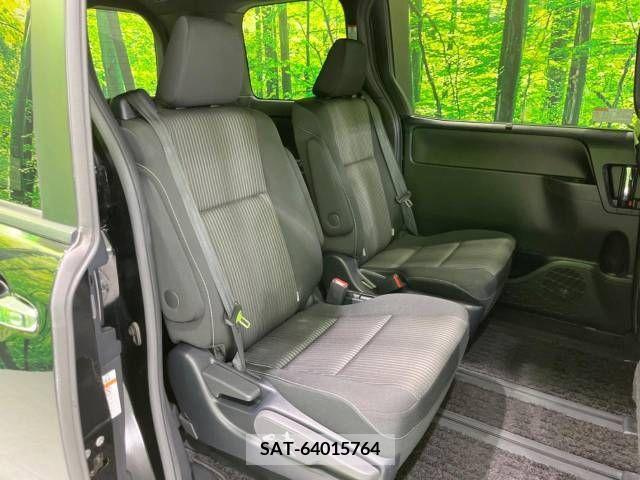 Toyota VOXY 2020-06 343663-9
