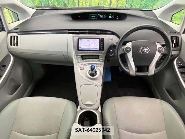 Toyota PRIUS 2012-02 393336-1