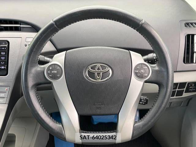 Toyota PRIUS 2012-02 393336-11