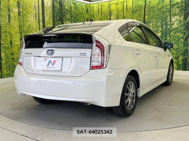 Toyota PRIUS 2012-02 393336-17