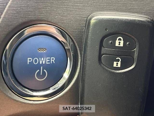 Toyota PRIUS 2012-02 393336-7