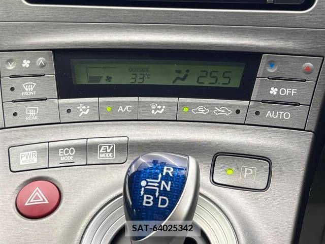 Toyota PRIUS 2012-02 393336-6