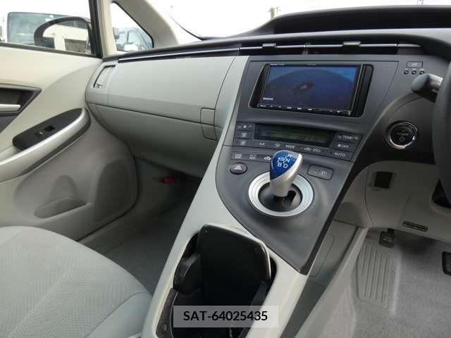 Toyota PRIUS 2010-08 254445-11