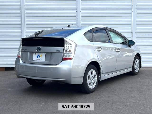 Toyota PRIUS 2011-11 352372-17