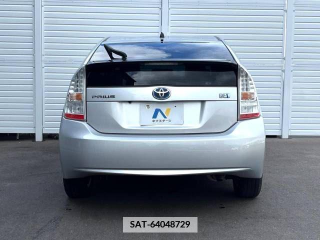 Toyota PRIUS 2011-11 352372-15