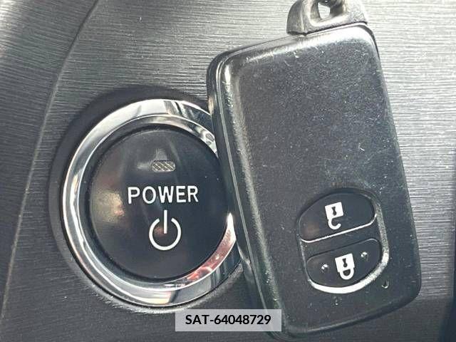 Toyota PRIUS 2011-11 352372-6