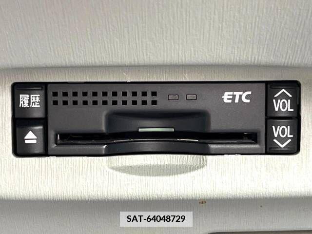 Toyota PRIUS 2011-11 352372-5