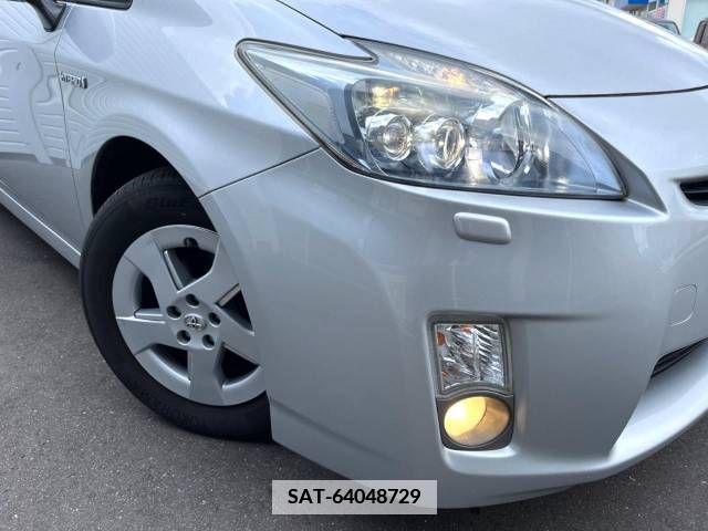 Toyota PRIUS 2011-11 352372-12