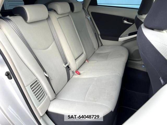 Toyota PRIUS 2011-11 352372-10