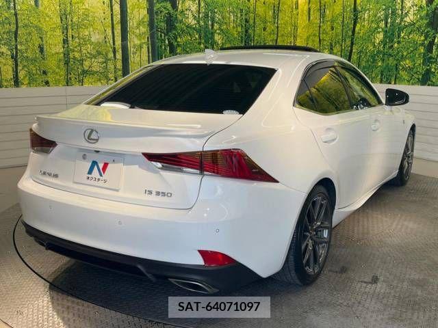 Lexus IS 2018-09 354305-17