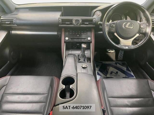 Lexus IS 2018-09 354305-1