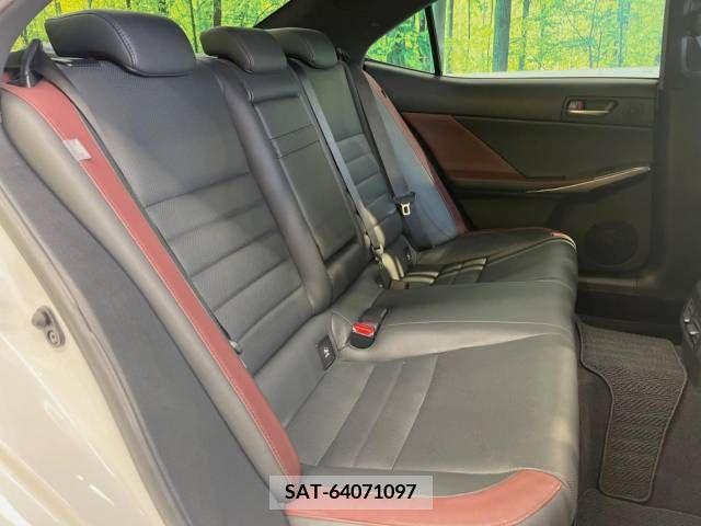 Lexus IS 2018-09 354305-9