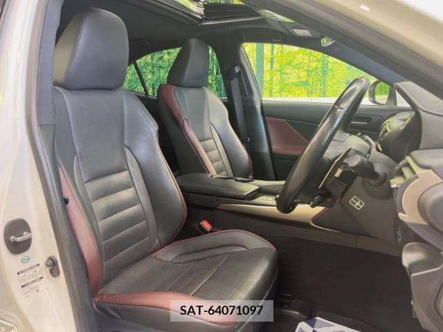 Lexus IS 2018-09 354305-8