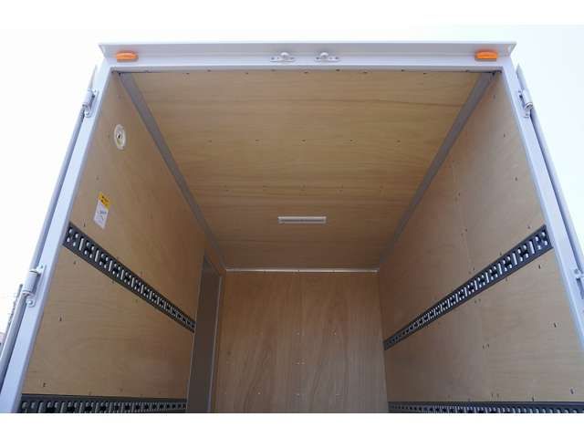 Mitsubishi CANTER 2023-02 8052-17