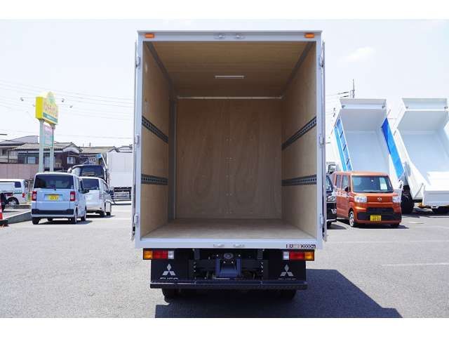 Mitsubishi CANTER 2023-02 8052-15