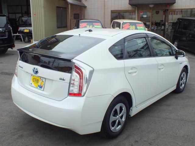 Toyota PRIUS 2013-09 6610-14