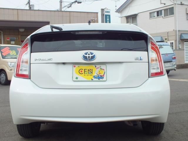 Toyota PRIUS 2013-09 6610-17