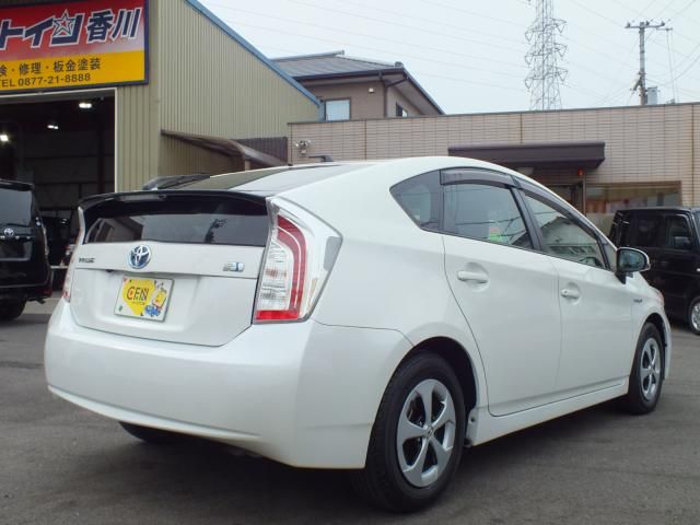 Toyota PRIUS 2013-09 6610-13
