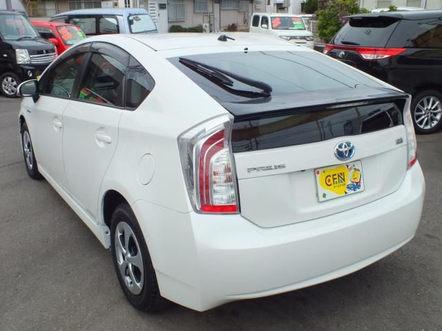 Toyota PRIUS 2013-09 6610-16