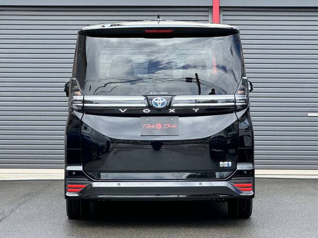 Toyota VOXY HYBRID 2023-07 7061-23