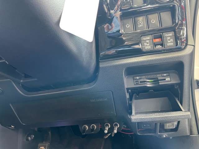 Toyota VOXY 2014-06 4180-16