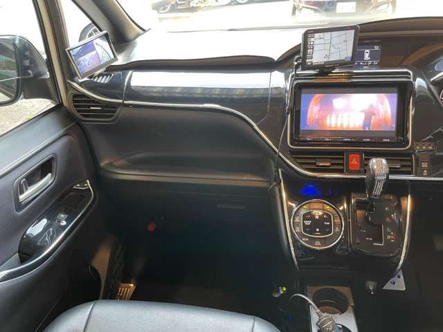 Toyota VOXY 2014-06 4180-19