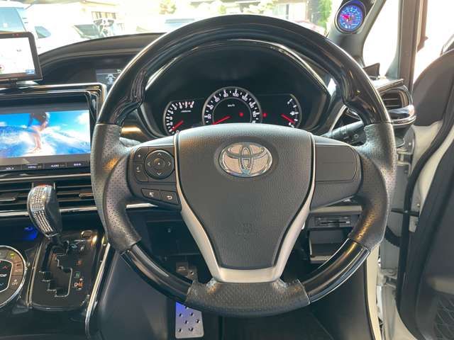 Toyota VOXY 2014-06 4180-15