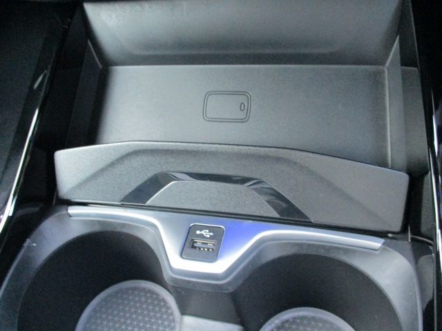 Bmw 2 SERIES 2021-08 3579-28