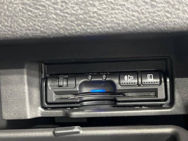 Nissan SERENA 2017-07 28965-7