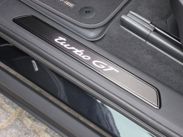 Porsche CAYENNE 2022-06 12037-22