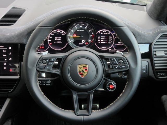 Porsche CAYENNE 2022-06 12037-24