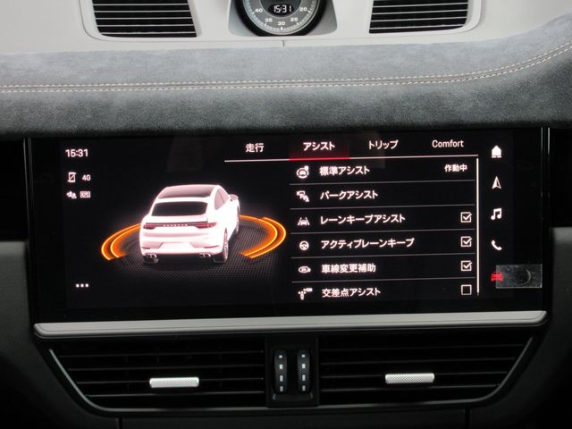 Porsche CAYENNE 2022-06 12037-28