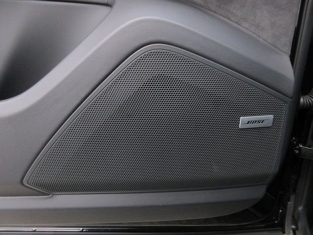 Porsche CAYENNE 2022-06 12037-21