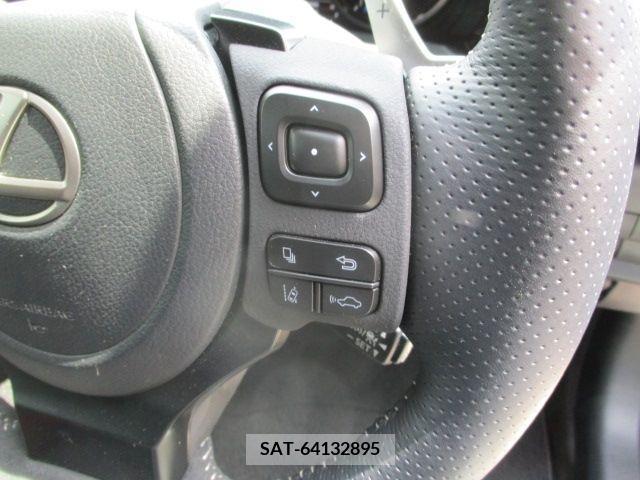 Lexus IS 2023-05 388392-18
